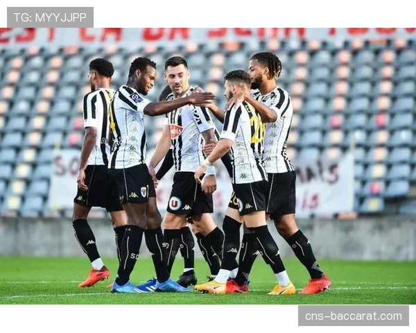 特写：最后一舞？37岁的帕耶在职业生涯末期带领勒阿弗尔为保级而战